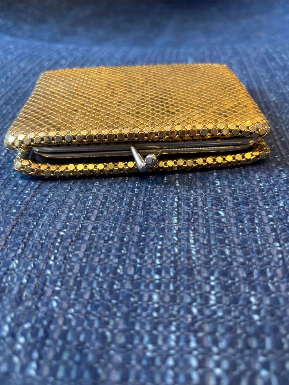 Vintage Gold Metal Mesh Kiss Lock Wallet Coin Purse Billfold